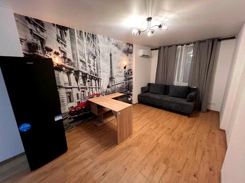 квартира за адресою Академіка Булаховського вул., 2