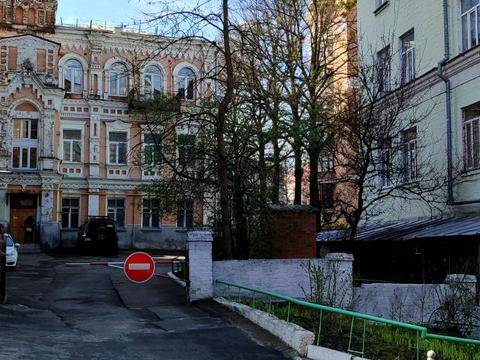 комерційна за адресою Лютеранська вул., 12