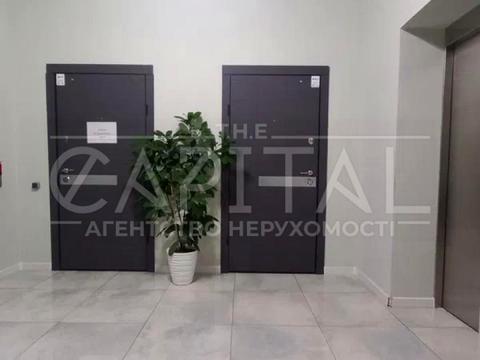 комерційна за адресою Жилянська вул., 118