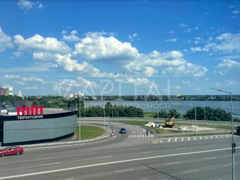 комерційна за адресою Миколи Бажана просп., 38