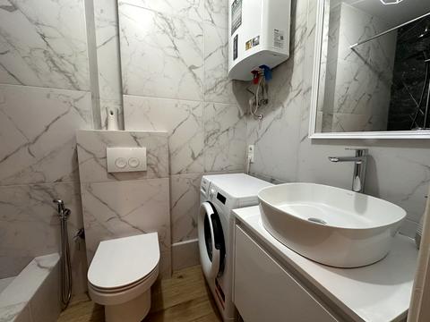 квартира за адресою Київ, Салютна вул., 2к2