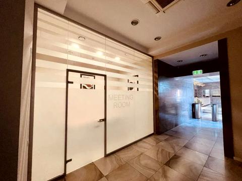 комерційна за адресою Митрофана Довнар-Запольського вул., 7а