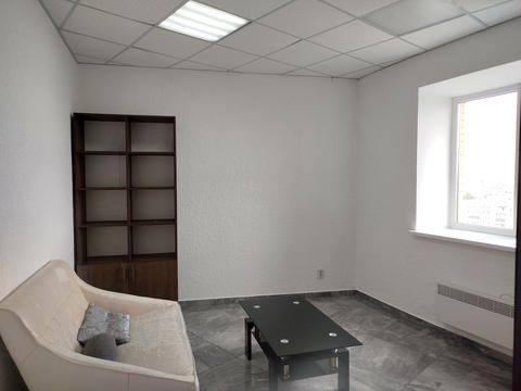 комерційна за адресою Чорновола вул., 29