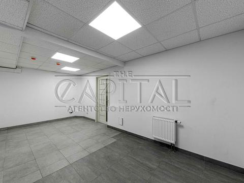 комерційна за адресою Антоновича вул. (Горького), 131