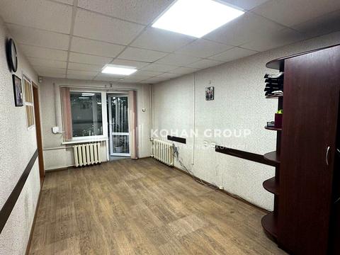комерційна за адресою Кам'янецька вул., 84