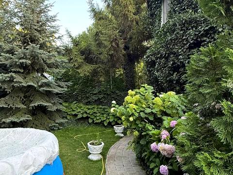 будинок за адресою Вишнева