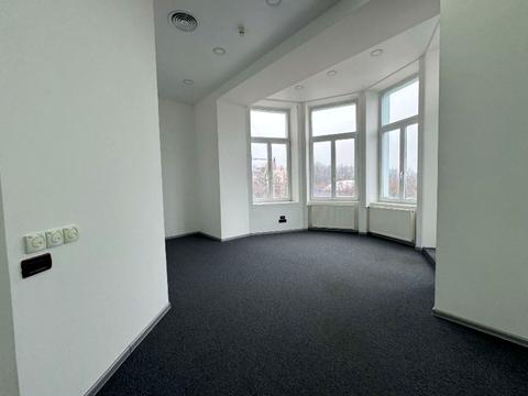 коммерческая по адресу Музейний пер., 4