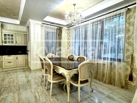 будинок за адресою Набережна вул.