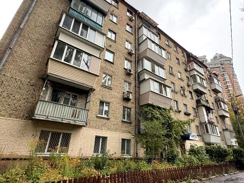 квартира за адресою Леоніда Первомайського вул., 11