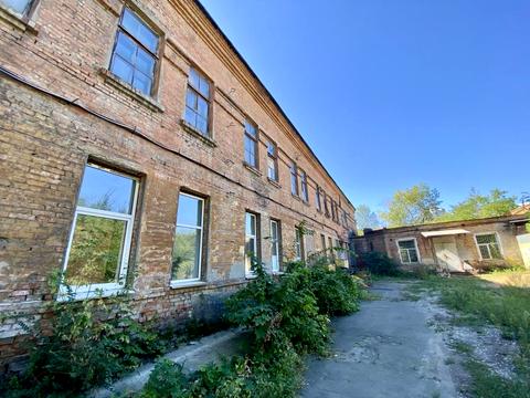 комерційна за адресою Петра Олійника вул. (Валентина Ларіонова), 48