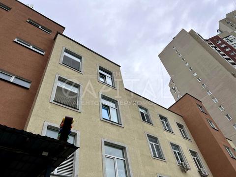 комерційна за адресою Милославська вул., 6
