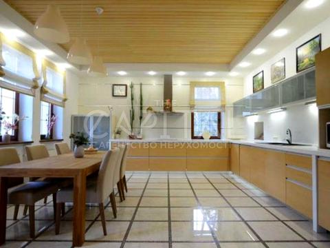 будинок за адресою Курортна вул., 9