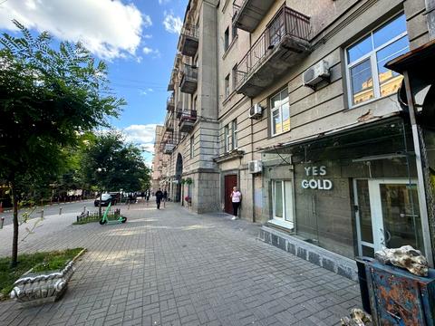 комерційна за адресою Лисенка вул., 4