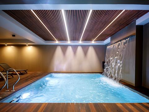 комерційна за адресою Саксаганського вул., 53/80