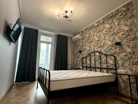 квартира за адресою Дніпровська набережна вул., 18-Б
