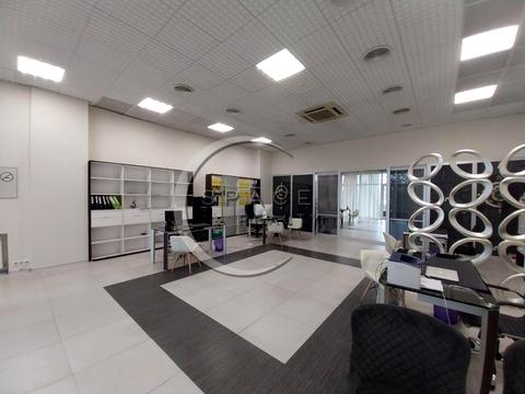комерційна за адресою Жилянська вул., 59