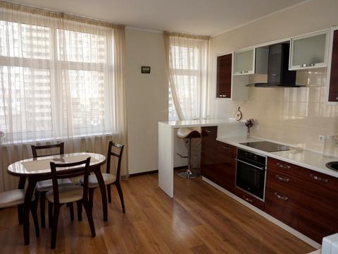 квартира за адресою Анни Ахматової вул., 22