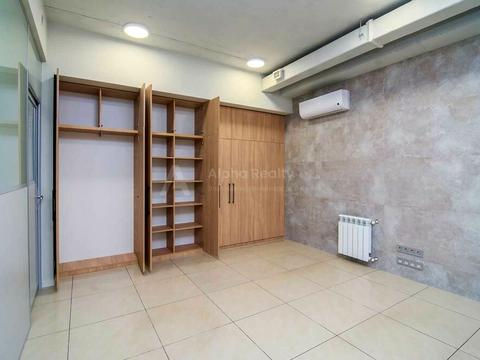 комерційна за адресою Спортивна пл., 3