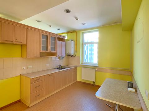 комерційна за адресою Леоніда Перфецького вул., 11б