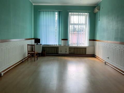 комерційна за адресою Степана Чобану вул. (Добровольського), 1