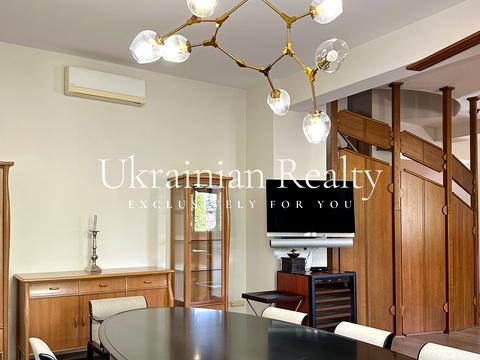 будинок за адресою смт. Козин, Андріївська, 31а