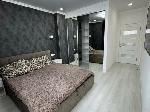 квартира за адресою Академіка Сахарова вул., 9