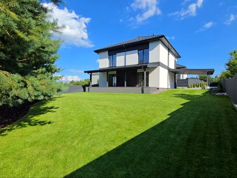 будинок за адресою Квітнева вул.