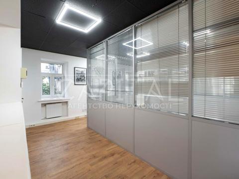 комерційна за адресою Івана Франка вул., 29