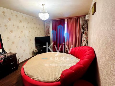 квартира за адресою Ахматової Анни, 15