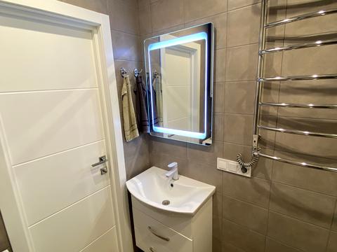 квартира за адресою Салютна вул., 2к3