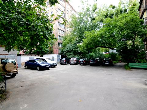 комерційна за адресою Білоруська вул., 15-А