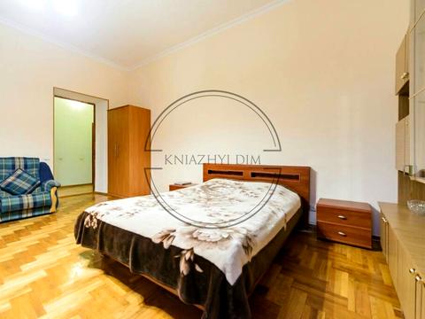 квартира по адресу Малая Житомирская ул., 5