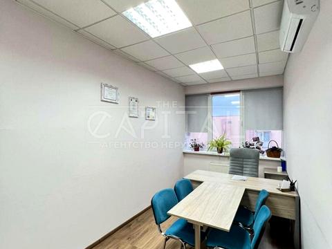 комерційна за адресою Польова вул., 24-Д