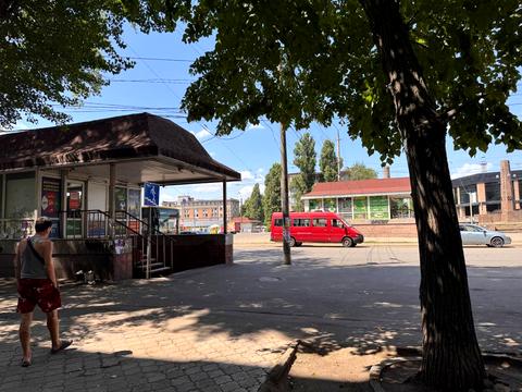коммерческая по адресу Вокзальная ул. (Петровського), 8