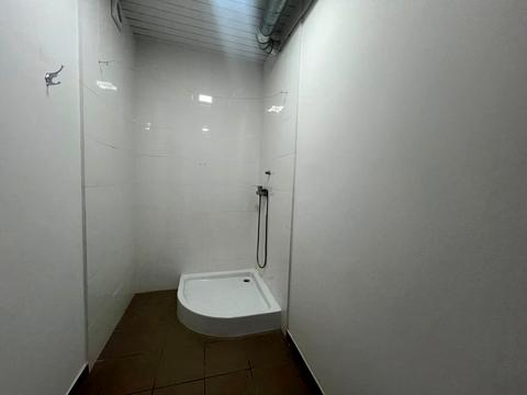 комерційна за адресою Автоливмашівська вул., 2