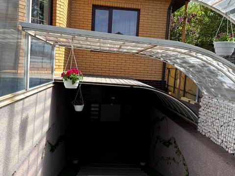 комерційна за адресою Захисників України вул. (Льотчиків-Визволителів), 62