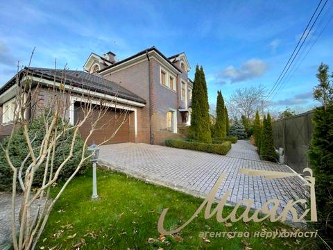 будинок за адресою Козин