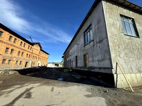 коммерческая по адресу Лесі Українки ул., 174а