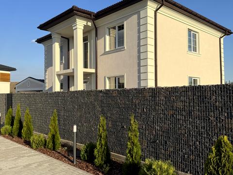 будинок за адресою Приозерна вул.