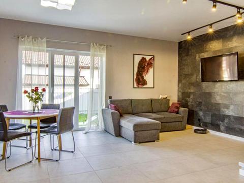 дом по адресу Радужная ул.