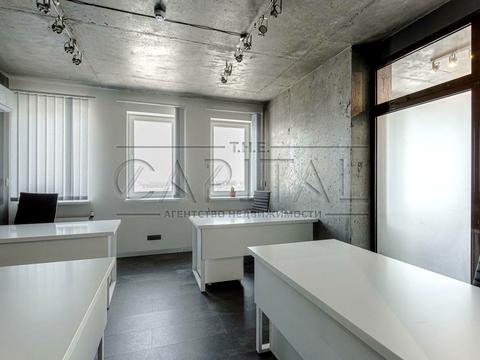 комерційна за адресою Київ, Срібнокільська вул., 1