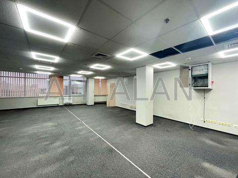 комерційна за адресою Митрополита Андрея Шептицького вул. (Анатолія Луначарського), 4