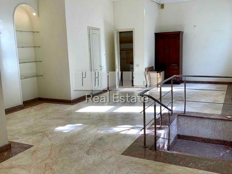 комерційна за адресою Інститутська вул., 13/4