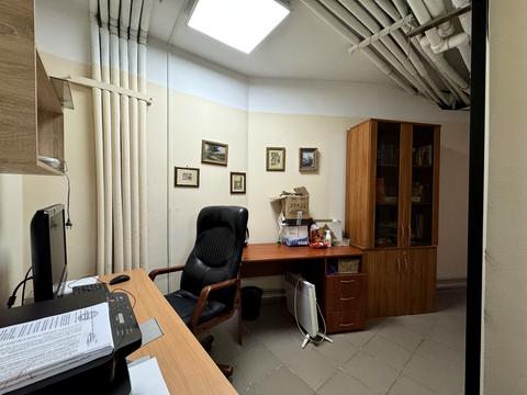комерційна за адресою Добровольців вул. (Маршала Говорова), 8