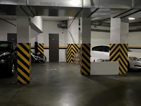 паркоместо по адресу Французский бульв., 13а