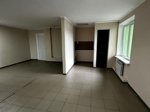 комерційна за адресою Сергія Москаленка вул. (Красовського), 49