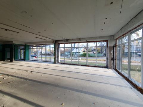 комерційна за адресою Садова вул., 94