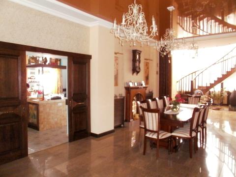 будинок за адресою Метрологічна вул., 10