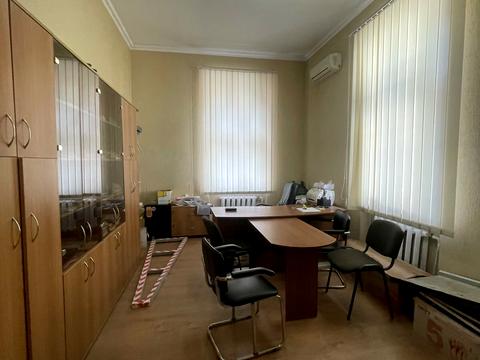 комерційна за адресою Андрія Мельника вул. (), 1