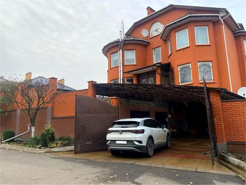 будинок за адресою Івана Багряного, 4